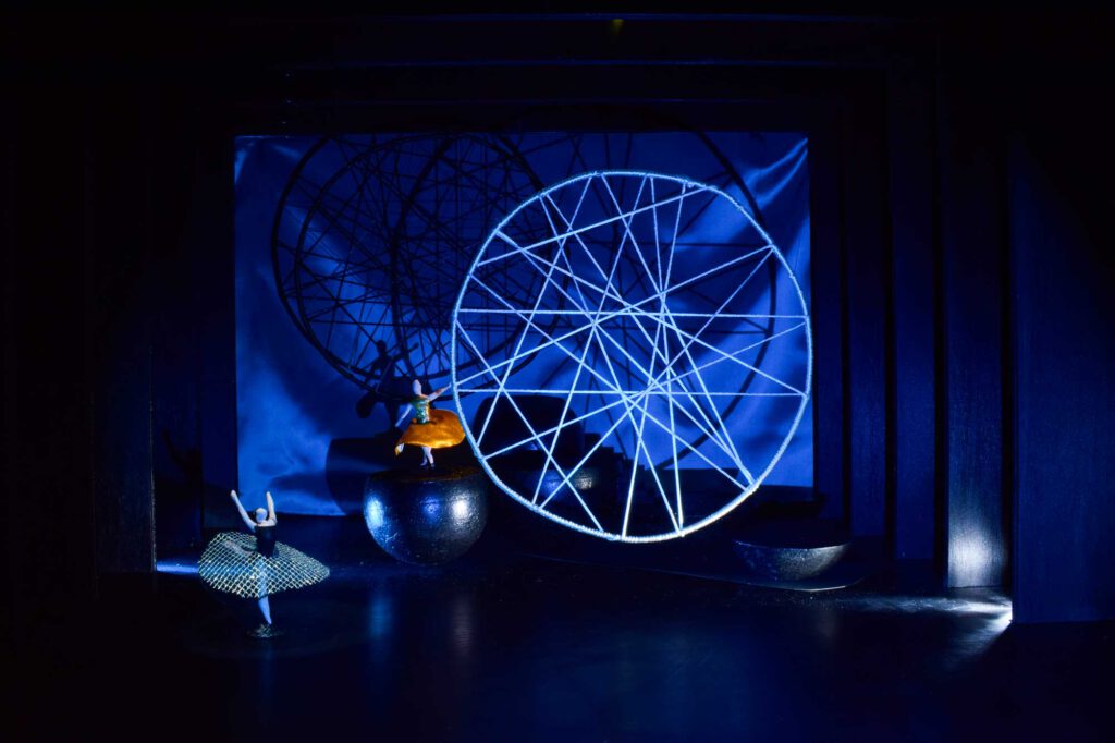 Escenografía, vestuario e iluminación