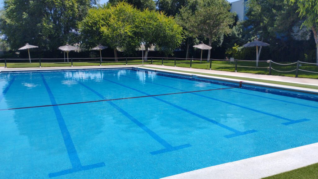 piscina hotel castilla 5