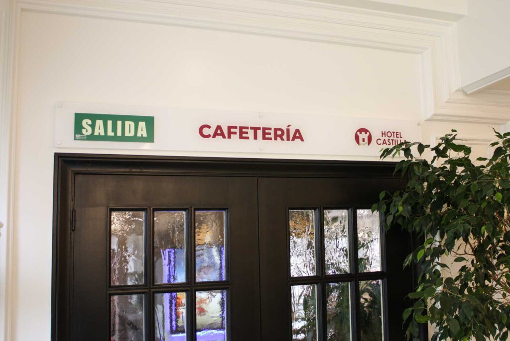 Diseño de cartelería - Hotel Castilla